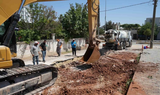 Depremde hasar gören alt yapı hızla onarılıyor
