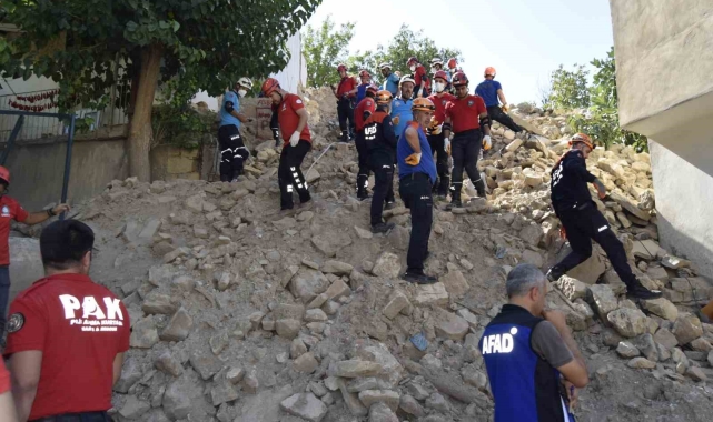 Dicle ilçesinde 61 personelle gerçeği aratmayan deprem tatbikatı