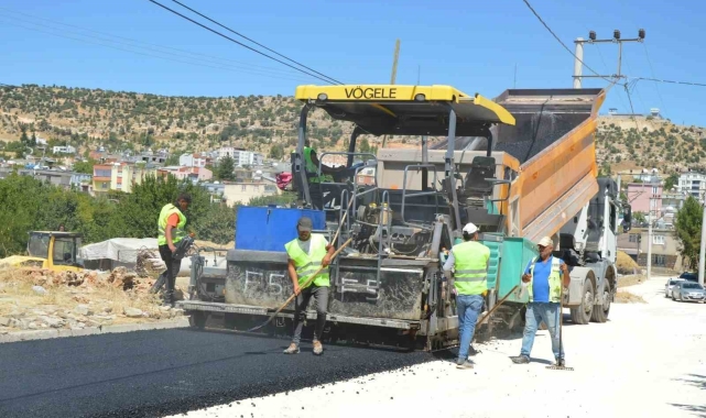 Dicle ilçesinde yollar asfaltlandı