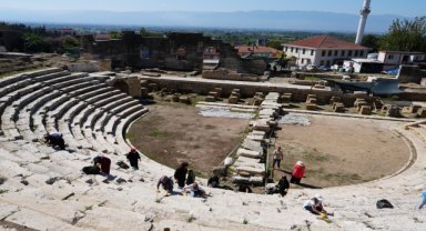 Düzce'de belediye personeli antik kentteki kazı çalışmalarına dönüşümlü destek verecek