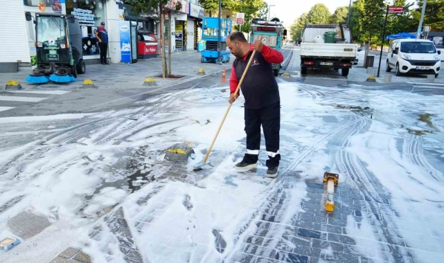 Düzce sokakları deterjanla yıkandı