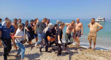 Düzce'de denizde can pazarı: 4 kişi girdiği denizde boğulma tehlikesi geçirdi