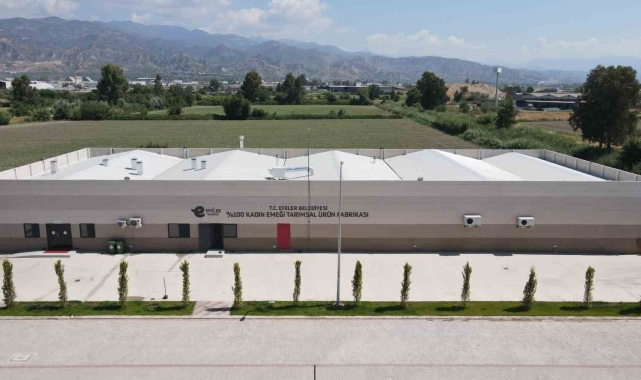 Efeler'in fabrikasında kadınlar üretiyor