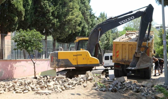Efeler'in yolları yenileniyor