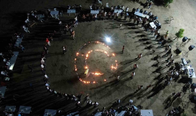 Elazığ'da çılgın davulcudan ateşli şov, günde 4 düğüne gidiyor