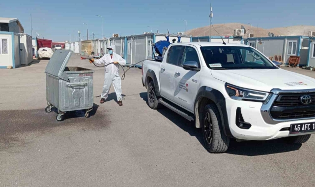 Elbistan'da ilçe genelinde ilaçlama operasyonu gerçekleşti