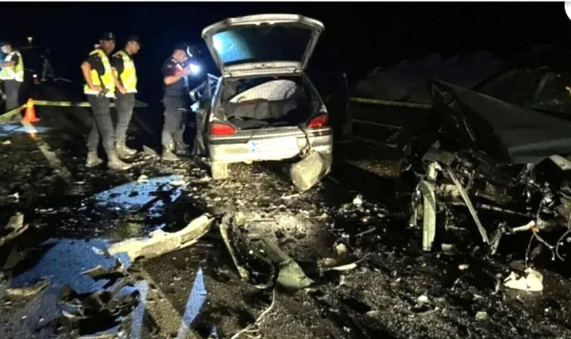 Emet'te düğün gecesi trafik kazası: Gelin ve damat hayatını kaybetti