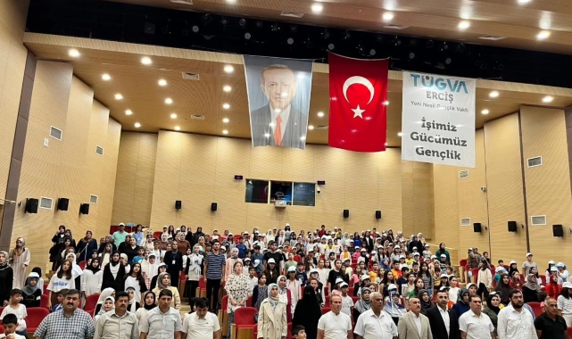Erciş'te 'Yaz Okulu' kapanış programı düzenlendi