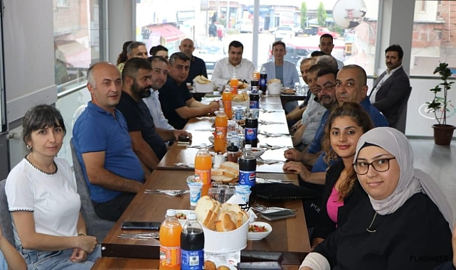 ERFELEK'TE İLÇE EMNİYET MÜDÜRÜ İÇİN VEDA YEMEĞİ DÜZENLENDİ!