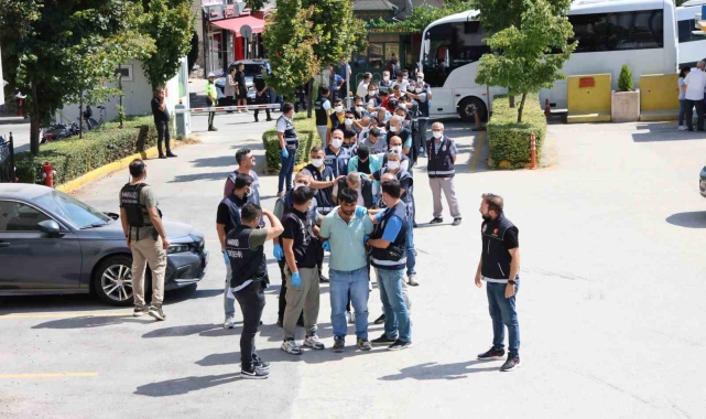 Eskişehir merkezli 11 ilde düzenlenen "Narkoçelik-34" operasyonlarında 103 şüpheli yakalandı, 100'ü tutuklandı