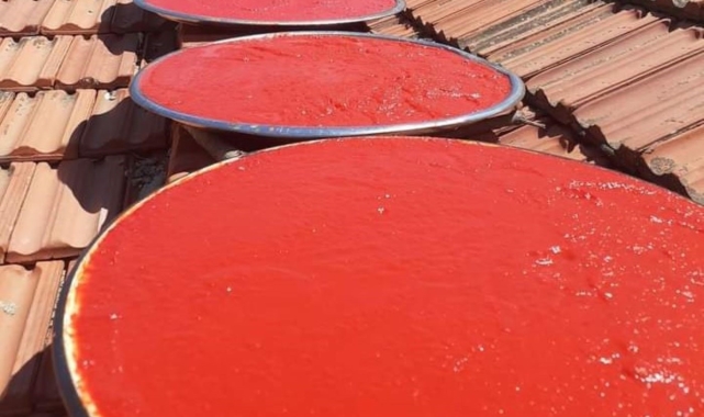 Evlerin çatıları kırmızıya büründü