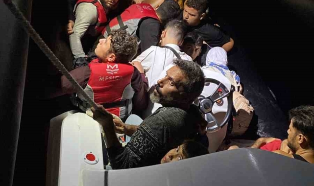 Fethiye'de 17 düzensiz göçmen ve bir göçmen kaçakçılığı şüphelisi yakalandı