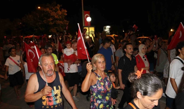 Fethiye'de Zafer Alayı coşkulu geçti