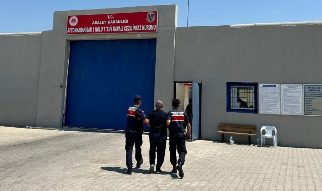 FETÖ'ye üye olma suçundan aranan şahsı jandarma yakaladı