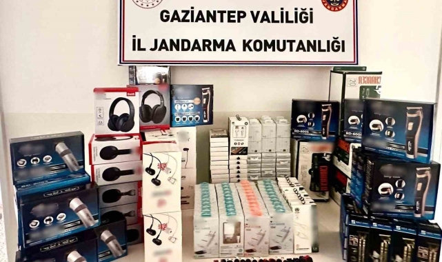 Gaziantep'te 700 bin TL değerinde kaçak teknolojik ürün ele geçirildi