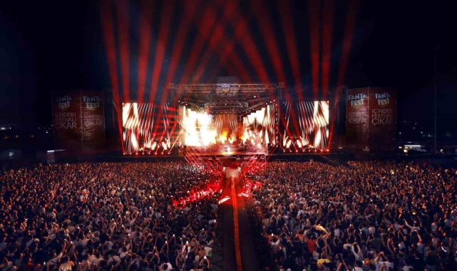 Gaziantep'te Ceza ve megastar Tarkan rüzgarı esti
