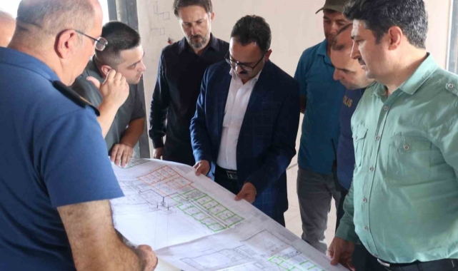 Gediz'de Hükümet Konağı ve Emniyet Müdürlüğü inşaatında inceleme