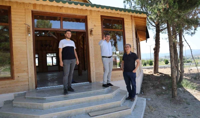 Gediz'de yeni ahşap kafe projesinde sona yaklaşıldı