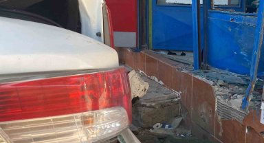 Geri manevra yapan otomobil kazaya sebep oldu