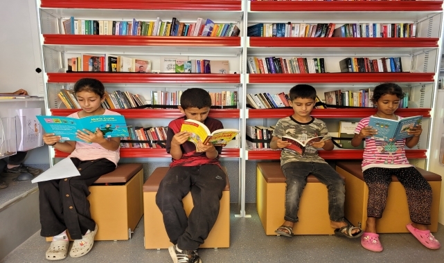 Gezici Kütüphane mevsimlik tarım işçilerinin çocuklarını kitap ve etkinliklerle buluşturdu