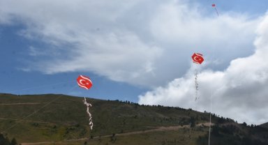 Gümüşhane'de 30 Ağustos Zafer Bayramı uçurtma şenliğiyle kutlandı