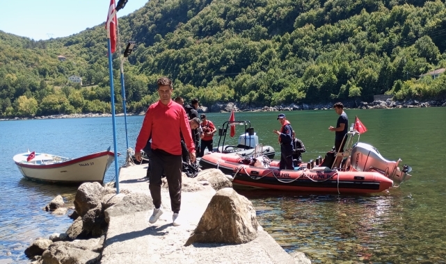 GÜNCELLEME 2 - Kastamonu'da batan teknedeki 3 kişiden 2'sinin cansız bedeni bulundu