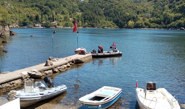 GÜNCELLEME - Kastamonu'da batan teknedeki 3 kişiden 1'inin cansız bedeni bulundu