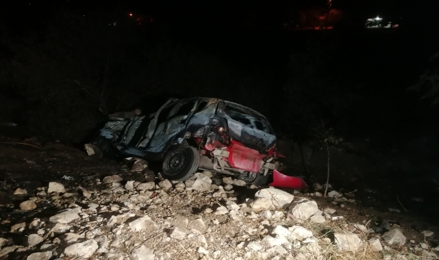 GÜNCELLEME - Tokat'ta yolcu otobüsü ile otomobilin çarpıştığı kazada 3 kişi öldü, 2 kişi yaralandı
