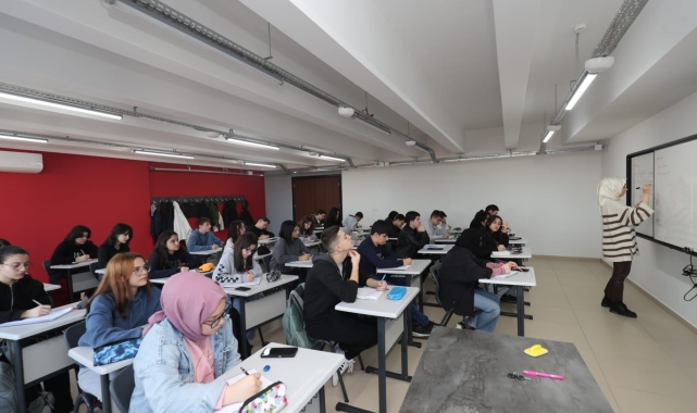 Güzide Gençlik Merkezi'nde yeni dönem kayıtları başladı