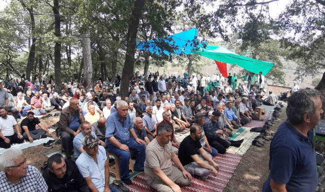 Hacet Bayramı'nda yüzlerce kişi yağmur duası yaptı