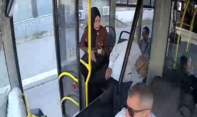 Halk otobüsünde kalp krizi geçirdi, ilk müdahale otobüs içerisinde yapıldı