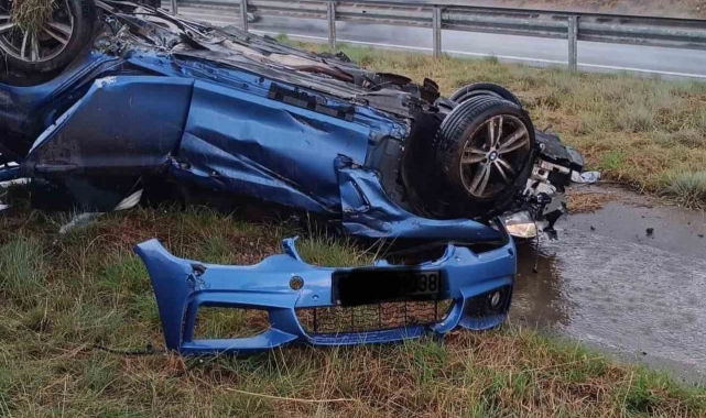 Hatay'da tek taraflı olan kazada otomobil takla attı, 3 kişi yaralandı