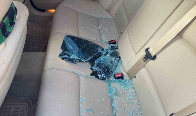 Hayalet ekran hırsızlığı: Otomobilin camını kırıp çaldılar