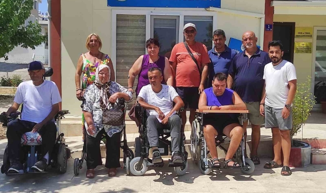 Hayırsever vatandaştan akülü tekerlekli sandalye bağışı