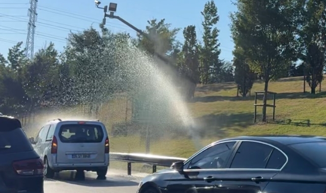 İBB'nin sulama sistemi bozuldu, sürücüler araçlarını E-6'da yıkamaya başlayınca trafik kilitlendi