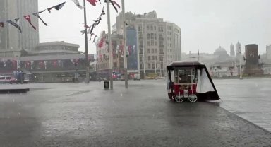 İstanbul'da sağanak yağış etkili oluyor
