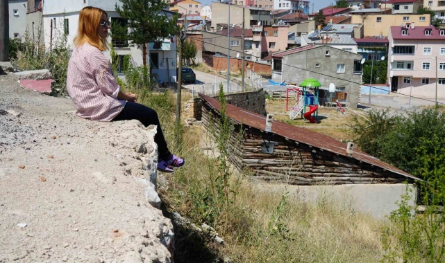 İstinat duvarı yapılmasını isteyen mahalle sakinlerinden belediyeye sert tepki: "Burası mahrumiyet bölgesi mi?"