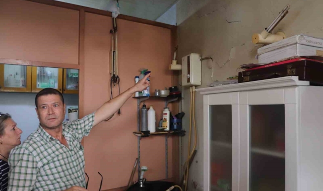 İzmir'de bir mahalle diken üstünde: Dairelerde derin çatlaklar oluştu