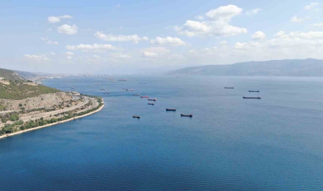 İzmit Körfezi'nde gemi yoğunluğu