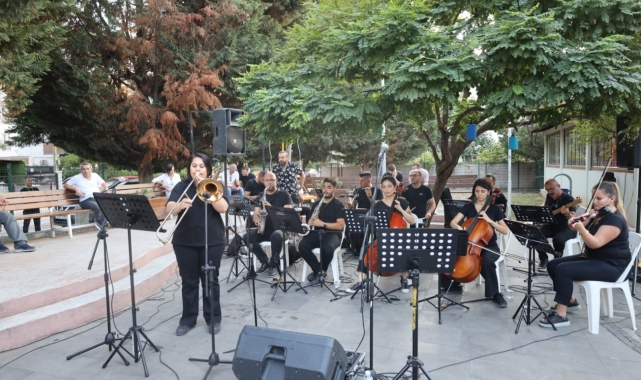 İzmit'te yaz akşamları Türkçe pop konseriyle devam etti