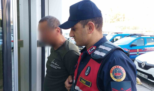 Kaçak kazı yaparken jandarmaya yakalandı