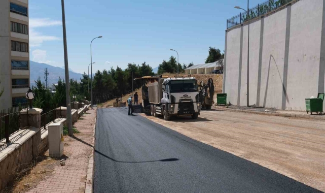 Kahramanmaraş'ta asfalt seferberliği sürüyor