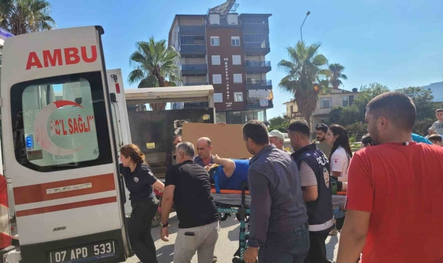 Kaldırımdan düştü, hastanelik oldu