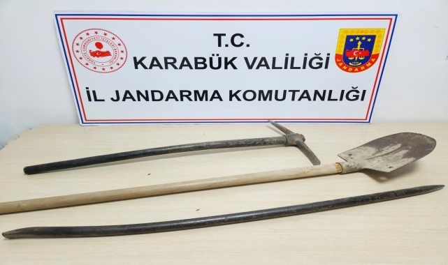 Karabük'te kaçak kazı yapan 2 kişi suçüstü yakalandı