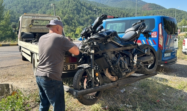 Karabük'te motosikleti devrilen sürücü, araçların çarpması sonucu öldü