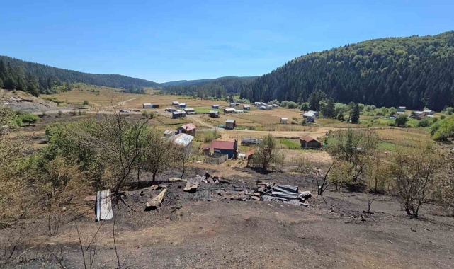 Karabük'teki iki yangından biri söndürüldü