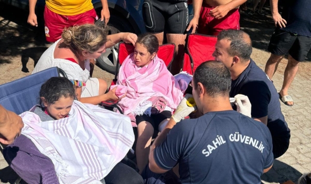 Karadeniz'de can pazarı: 5 kişilik aile kurtarıldı, 6 kişilik kurtarma ekibi yaralandı