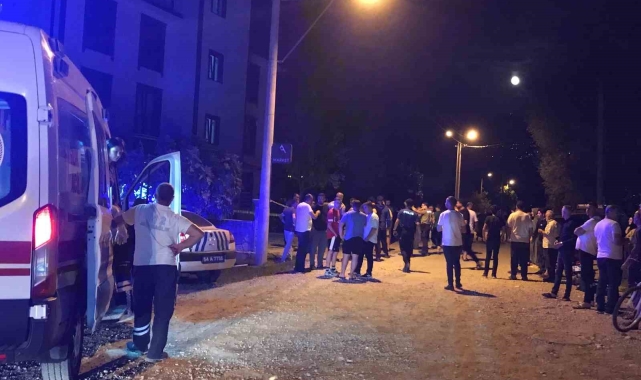 Kardeşler arasında çıkan kavgayı ayırmaya çalışan enişte bıçaklandı