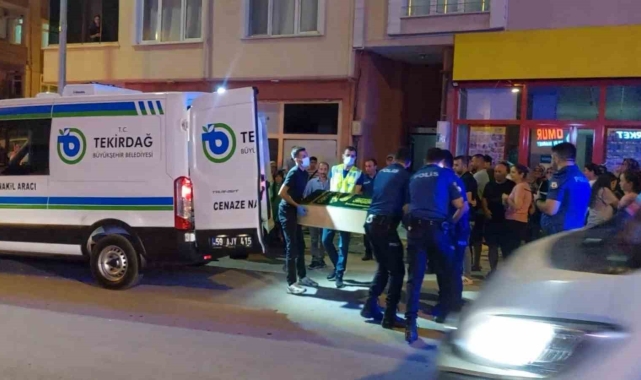 Karısını döverek öldürdü