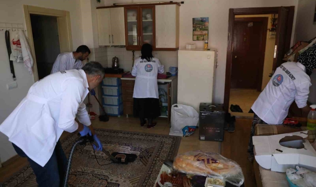 Kars Belediyesi'nin evde bakım hizmeti sürüyor